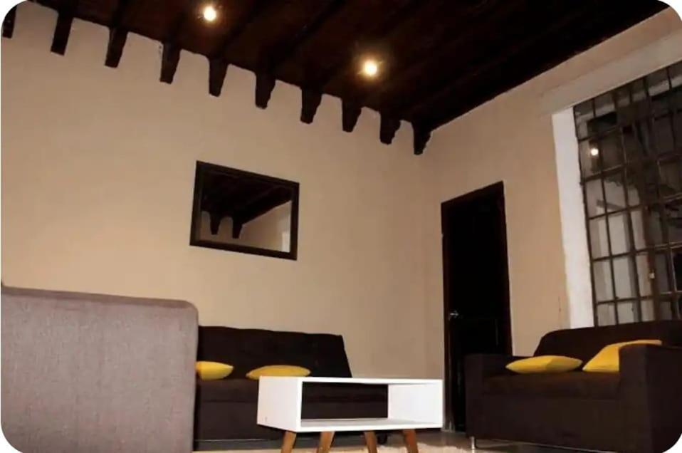 ホテル La Casa Del Mochilero メキシコシティ エクステリア 写真